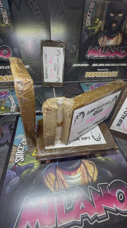 Frozen sift Mid Bufalo Plein - GUAVA CAKE